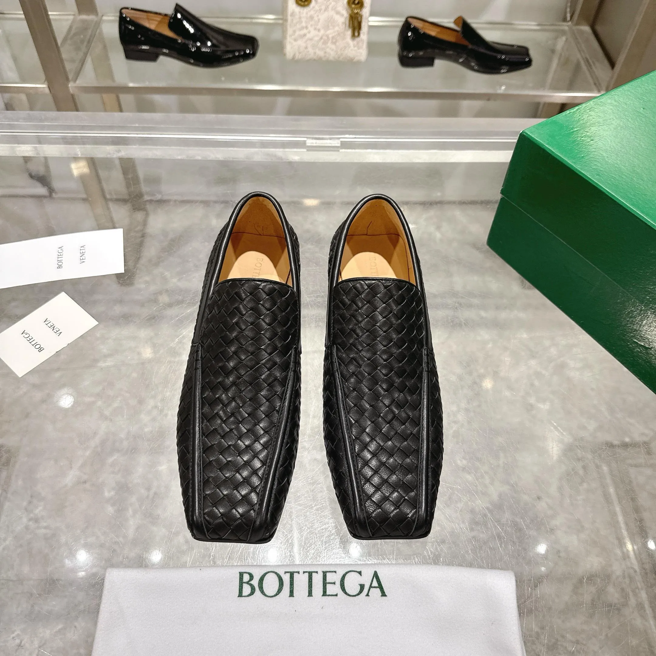 [BV] Top P: 860💰 Couple model, Size: Women 35-39, Men 39--44 (Female 40.41. Men 38. 45, non-refundable) Bottega Veneta 2025 Autumn Counter Synchronous Couple Model Bottega Veneta square-toe low-heeled shoes woven from mixed-breed sheep! Patent leather matching! Low-key luxury and solid color! Leather outsole! [Rose][Rose]! Purely hand-woven and operated, the original board is reproduced one-to-one! quality assurance!
